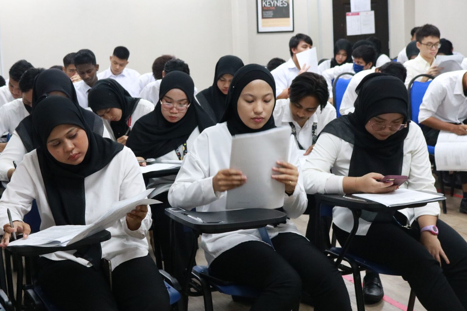 SMART College | Be Smart Be Different